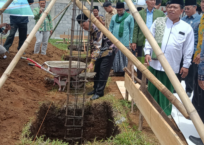 Pembangunan Ponpes Darul Ma'arif, Bupati Harap Lahirkan Santri-santri Berakhlak