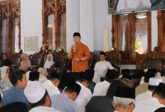 Ustadz Hilman Fauzi Isi Tausiyah di Curup, Bupati Fikri Minta Doa untuk Kemajuan Rejang Lebong