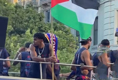 Lamine Yamal Kibarkan Bendera Palestina, di Parade Barcelona