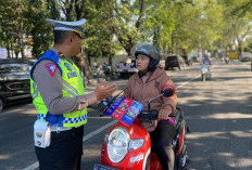 Apakah Boleh Polisi Tanpa Seragam Periksa SIM dan STNK Pengendara ? 