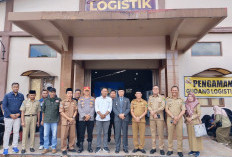 Bupati RL Pantau Gudang Logistik Pemilu