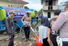 Satlantas Polres Rejang Lebong Salurkan Air Bersih ke Masyarakat!