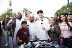 Masak Menu Ikan Asam Pede Sebanyak 4,5 Ton ! Aksi Willie Salim Bikin Heboh Bengkulu