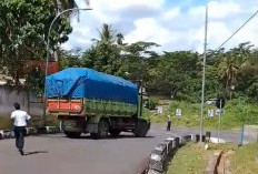 Puluhan Truk Batu Bara Dicegat di Timbangan!