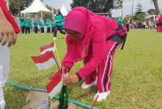 Puluhan Regu Ikuti Lomba Masukkan Bendera ke Botol