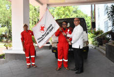 PMI RL Salurkan Bantuan Air Bersih, Bagi Korban Banjir Sumbar