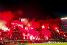 Laga Persebaya Vs Bali United Dihentikan Wasit Lantaran Ini