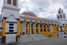 Ini Fasilitas yang Diperoleh Imam, Khotib dan Bilal, Pengurus Masjid Agung Baitul Makmur