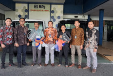 Nabung Berbuah Mobil: BRI Curup Serahkan Hadiah ke Pemenang Undian Simpedes
