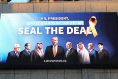 Viral Foto Presiden Prabowo Muncul di Baliho Israel