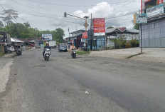 Jalan Dekat Kampus Masih Rusak