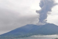 Puluhan Pendaki Terjebak di Puncak Gunung Marapi Sumbar