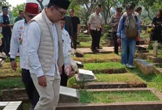 Awali Kampanye Pilkada Jakarta, Ridwan Kamil-Suswono Ziarah Ziarah ke Makam 