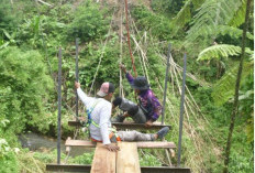 Kodim 0408/RL Bangun 2 Jembatan Gantung di Curup