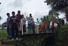 Jadi Akses Petani Hingga Anak Sekolah, Putra Mas Bangun Jembatan Alternatif