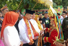 Bupati dan Wabup Lebong Disambut Sekapur Sirih,  Azhari-Bambang Langsung Kerja