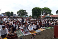 Salat Idul Fitri, Ribuan Jemaah Padati Lapangan Setia Negara! 