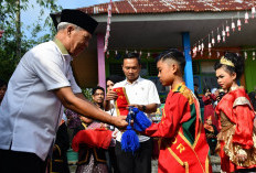 Bupati Kukuhkan Drumband Pokoa SDN 34 RL