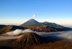 Gunung Bromo Kini Berstatus Waspada