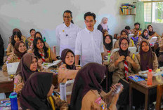 Gibran dan Heru Budi Uji Coba MBG di SMAN 70 Jakarta