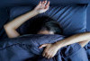Fakta Menarik! 3 Ciri Orang yang Lebih Nyaman Tidur Tanpa Cahaya