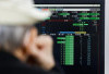 Saham IHSG Anjlok 9,19% dan Langsung Trading Halt, Apa Penyebabnya?