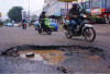 Jalan Berlubang Ancam Pengendara, Berikut Bahaya Yang Dapat Ditimbulkan